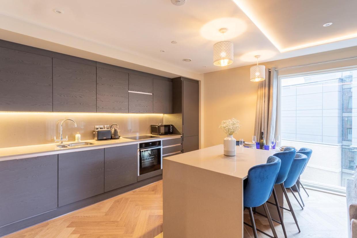 Luxury 2 Bedroom Apartment With Free Parking In The Heart Of York Exterior photo